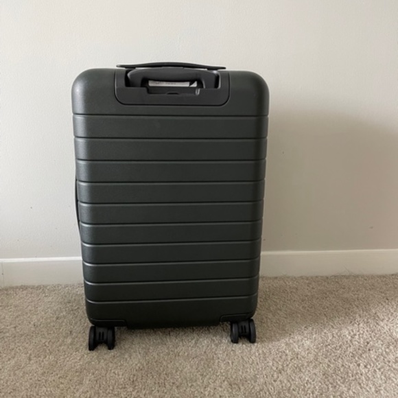 AWAY Handbags - AWAY The Bigger Carry-On Luggage